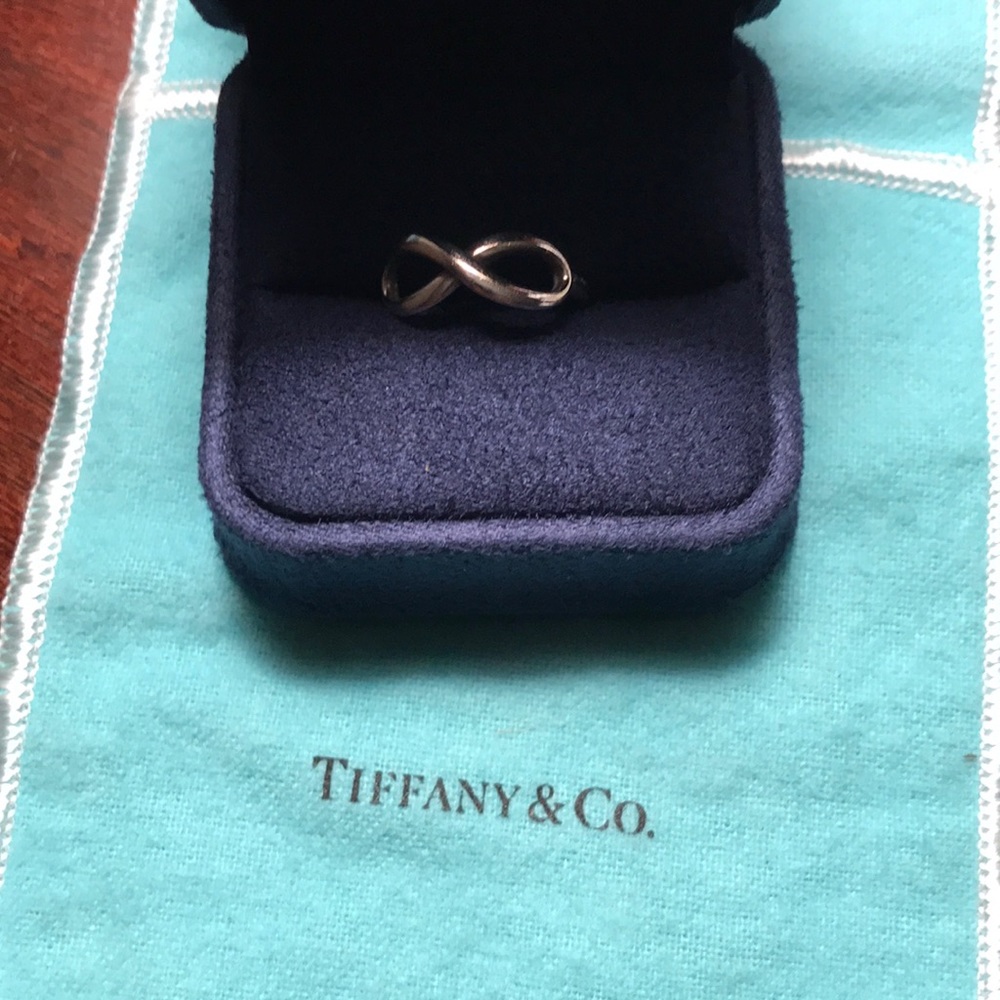 Tiffany infinity band size 5.5